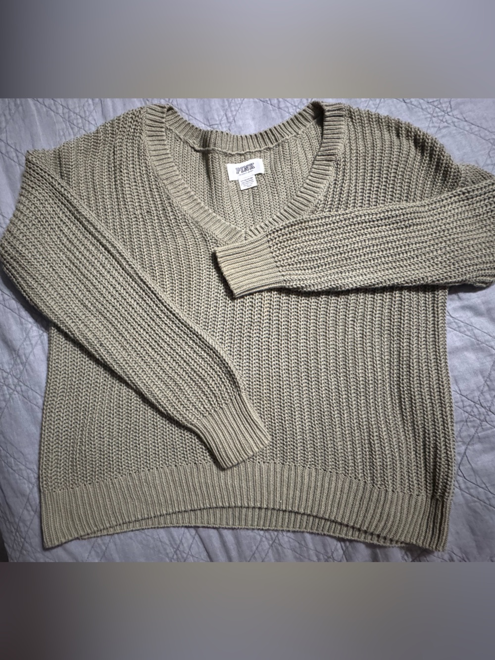 V-Neck Chunky Oversized Knit Sweater in Olive Green